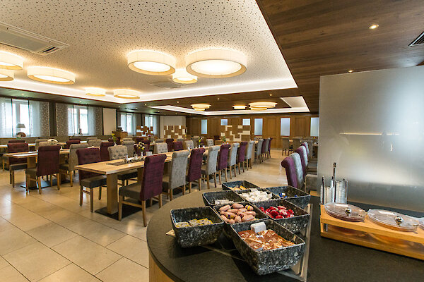 Frühstücksraum mit Buffet Hotel am Nationalpark Bayerischer Wald